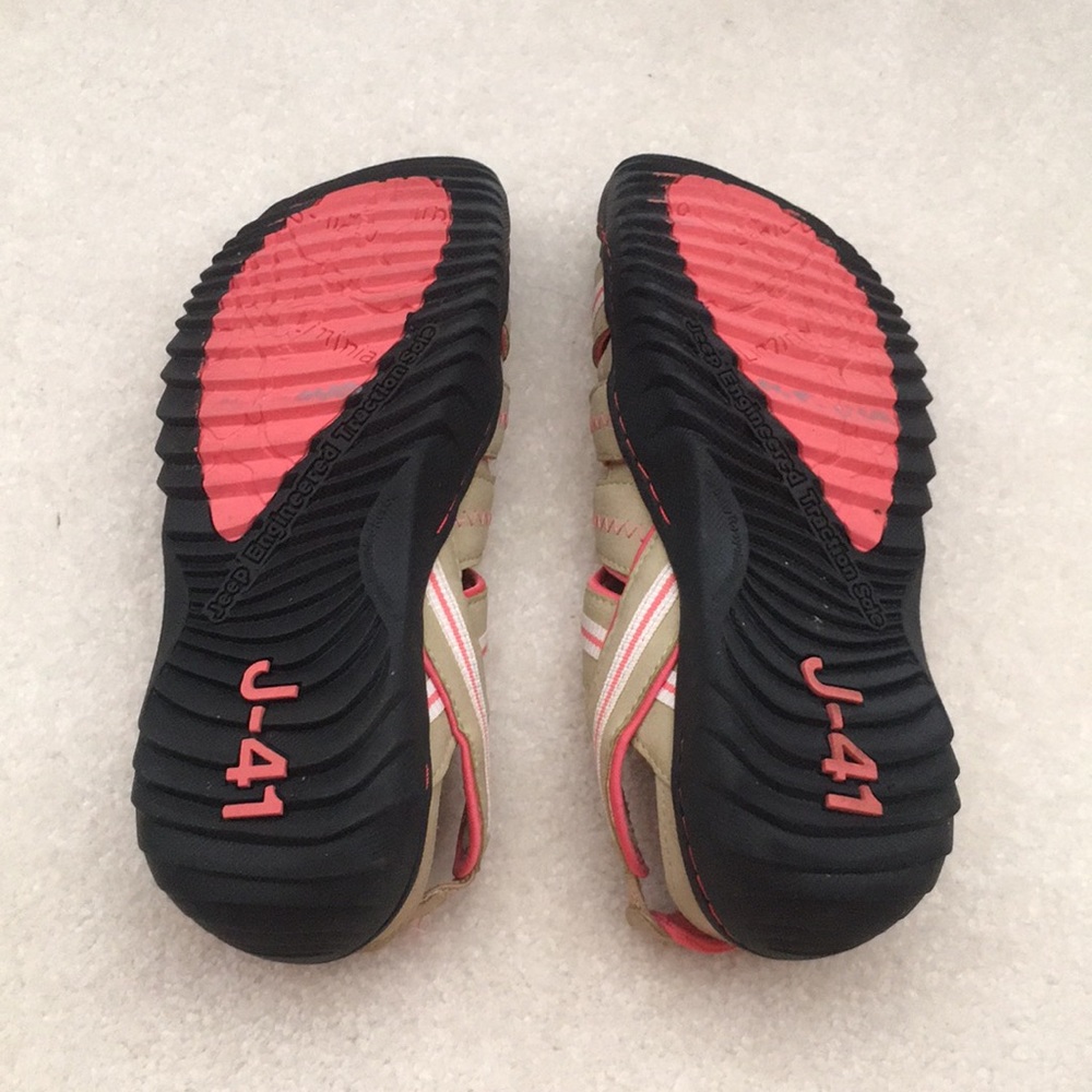Jeep engineered traction hiking shoes 6.5 - Picture 5 of 5